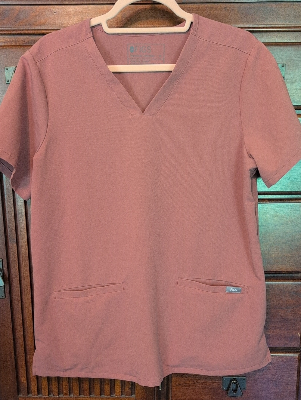 Figs Women's V-Neck Scrub Top - Dusty Rose Mauve
